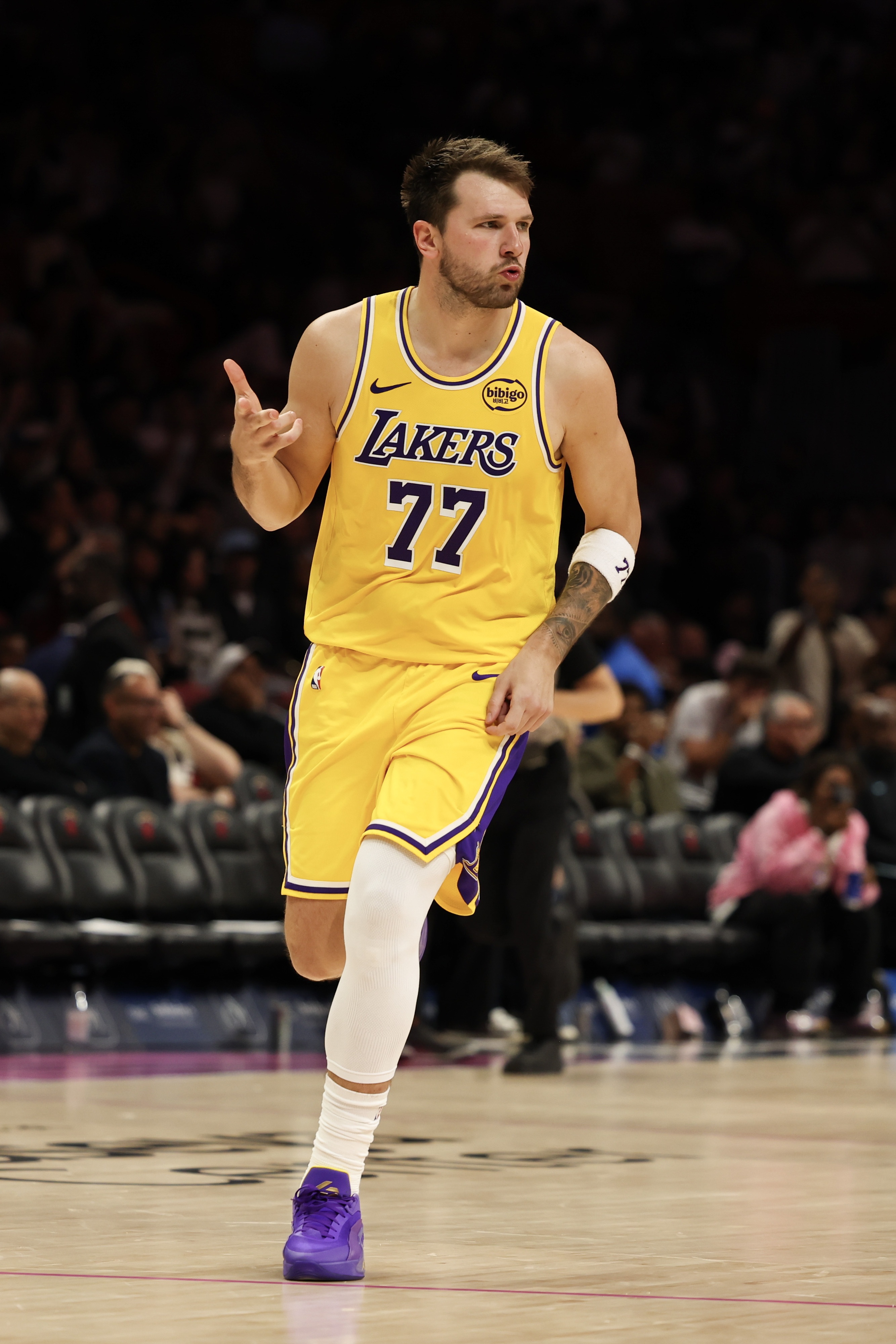 开云中心-现役单场60+得分榜都有谁？18人上榜&amp;克莱堪称高效 竟6人砍过70+